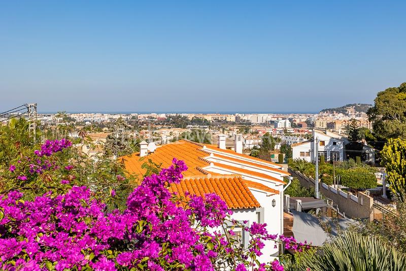 Foto bc550969-caa7-4b0a-9722-760a99287fd1. Casa  con sol de invierno y vistas al mar. en Dénia