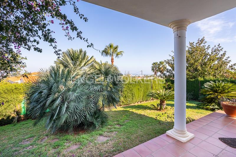 Foto d4fbb218-1159-4d82-ab49-9e7e3de09ac4. Casa  con sol de invierno y vistas al mar. en Dénia