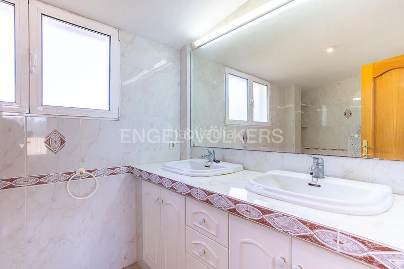 Foto dd006414-cfad-4655-8cb1-16b64cd543db. Casa  con sol de invierno y vistas al mar. en Dénia