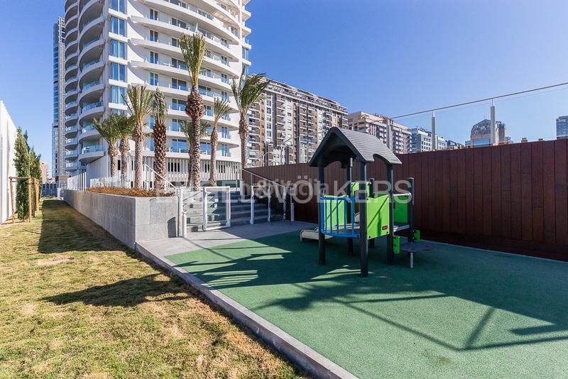 Foto 8004f244-2f43-4492-94b6-d7d26d458396. Apartamento  con terraza en torre ikon en Valencia