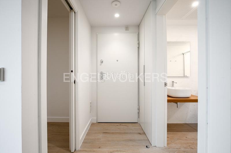 Foto daf65c32-27a6-48d5-ae77-0a565b225a73. Apartamento  con terraza en torre ikon en Valencia