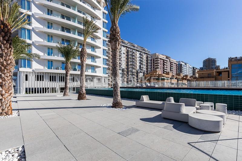 Foto dc727733-9f32-492e-b732-a769b4b06a79. Apartamento  con terraza en torre ikon en Valencia