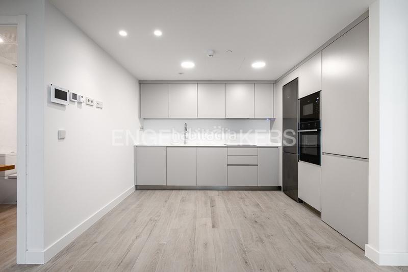 Foto e6dafe44-bb1c-45d6-85f7-f9aacb2d6c97. Apartamento  con terraza en torre ikon en Valencia