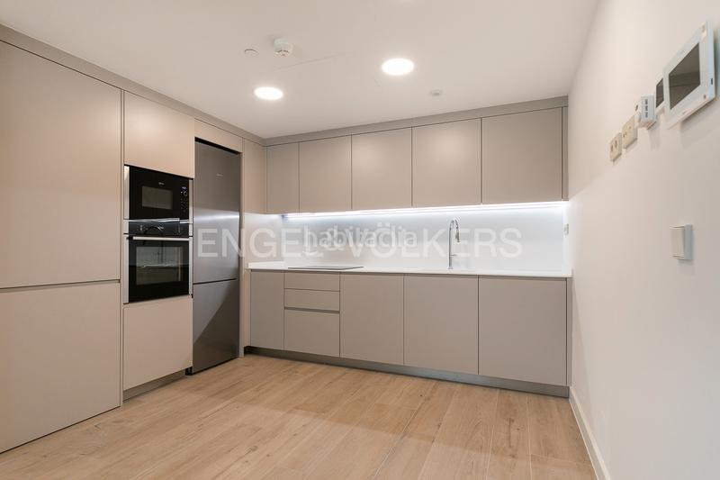 Foto 1a45db28-eb27-4ef5-b51d-008b590591b3. Apartamento  con terraza en torre ikon en Valencia
