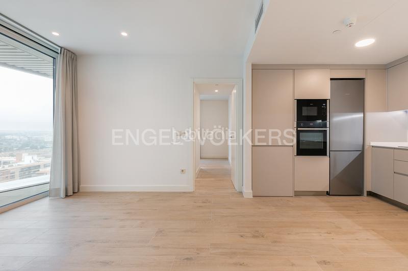 Foto 28ff678e-f060-4b72-b722-8feb9d76d260. Apartamento  con terraza en torre ikon en Valencia