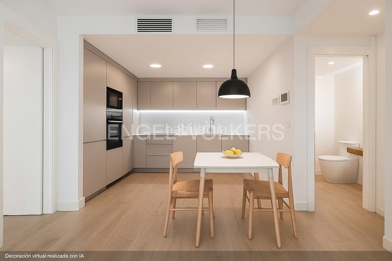 Foto 6e80d198-886a-46d5-b9d1-6da546739fbb. Apartamento  con terraza en torre ikon en Valencia
