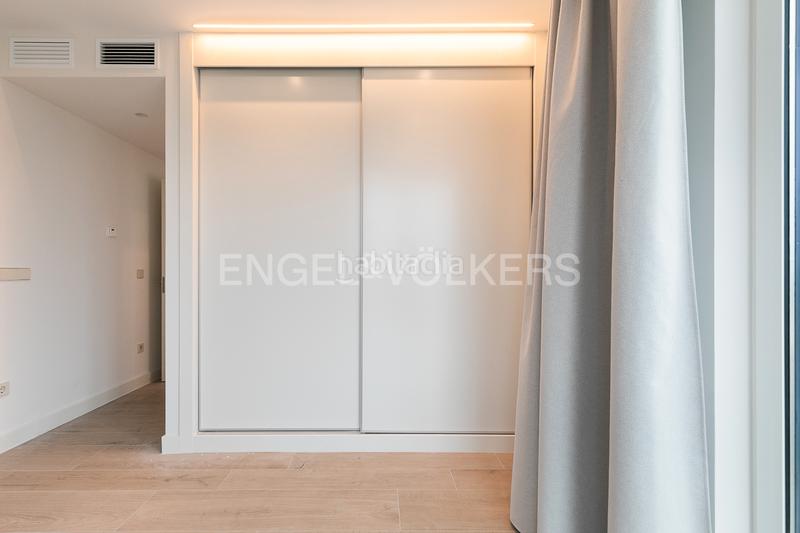 Foto 85869ca5-d441-4d25-acf8-69d20bb20f70. Apartamento  con terraza en torre ikon en Valencia