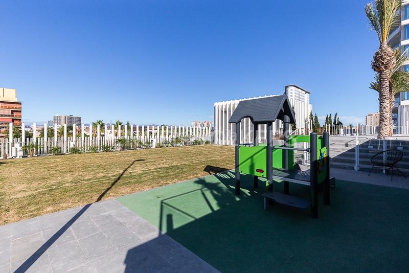 Foto ac90a3c7-1c79-41c6-8681-40b402bdc5c5. Apartamento  con terraza en torre ikon en Valencia