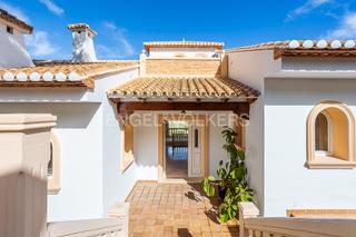Maison  Avenida de alcoia. Amplio chalet con vistas espectaculares en la sella