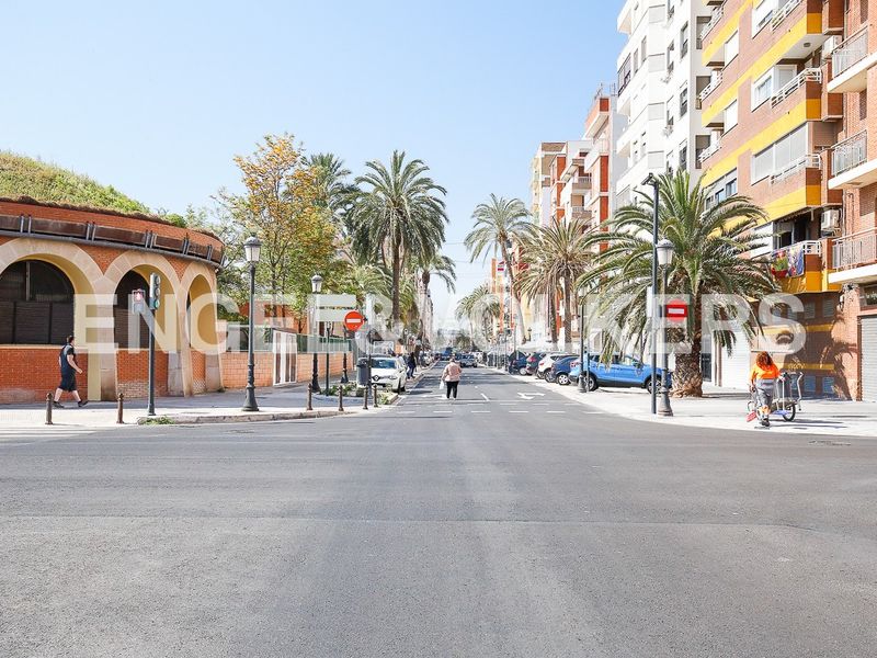 Foto 1c165299-679c-4ff3-b2db-a8206112a0b5. Casa amb calefacció a El Cabanyal-El Canyamelar Valencia