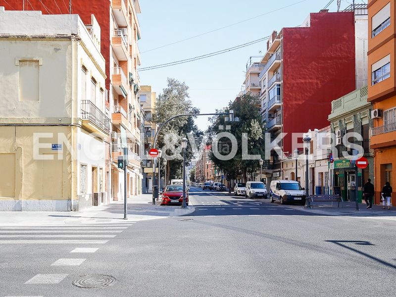 Foto 1ca097f3-12a2-49ef-97db-164e1f2ae6dd. Casa amb calefacció a El Cabanyal-El Canyamelar Valencia