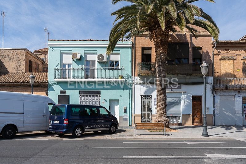 Foto 39b8f550-6b83-4fc2-9f20-f938b1ce95b4. Casa amb calefacció a El Cabanyal-El Canyamelar Valencia