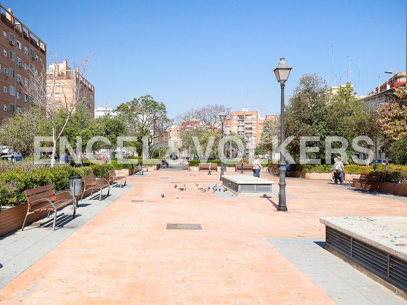 Foto 44c83657-9135-4fde-8322-ce14397431c9. Casa amb calefacció a El Cabanyal-El Canyamelar Valencia