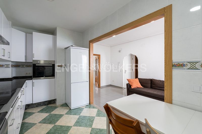 Foto 4b2a97f8-17c6-4c9c-96dd-4241a63e25a0. Casa amb calefacció a El Cabanyal-El Canyamelar Valencia