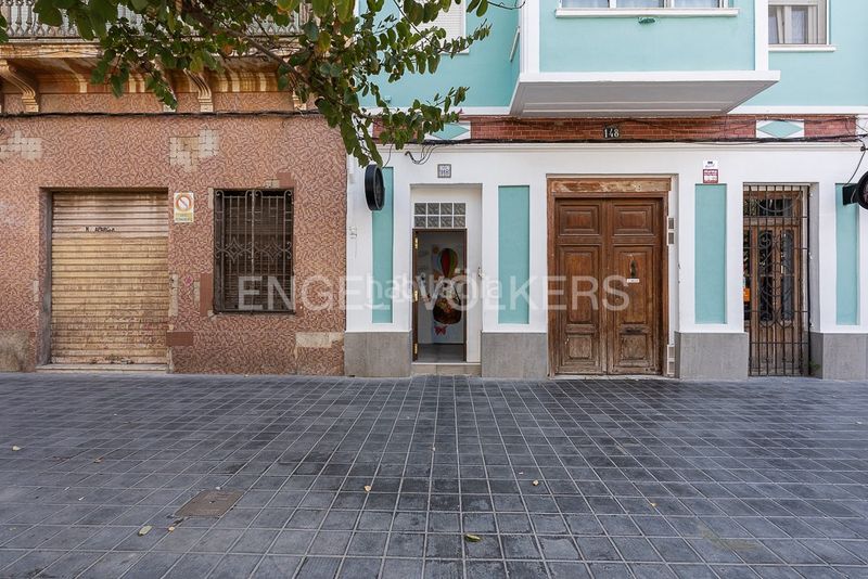 Foto 516a29c9-5e23-4abb-98f0-27abab30ad62. Casa amb calefacció a El Cabanyal-El Canyamelar Valencia