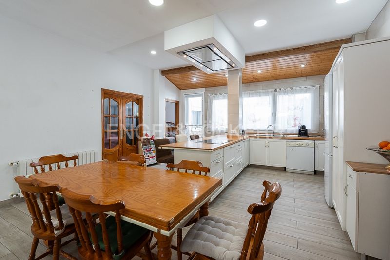 Foto 5237df98-e689-4137-b153-d9bb4dbfd0f9. Casa amb calefacció a El Cabanyal-El Canyamelar Valencia