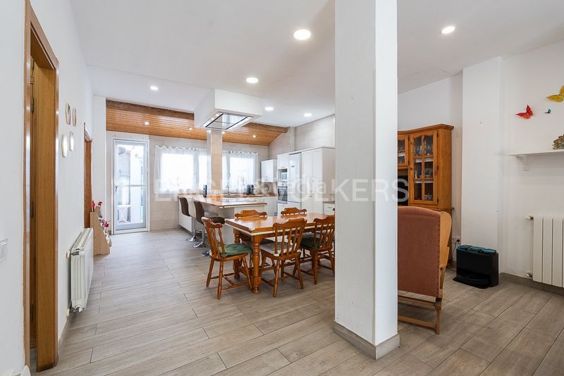 Foto 63997036-e11d-4797-8fbd-95ab9d68e0b2. Casa amb calefacció a El Cabanyal-El Canyamelar Valencia