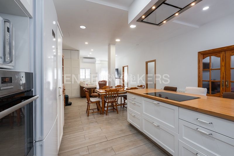 Foto 70903fcf-2641-4e40-b5cb-4ad3a19f5da3. Casa amb calefacció a El Cabanyal-El Canyamelar Valencia