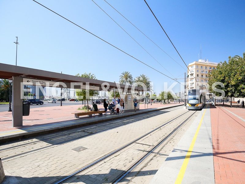 Foto 770b043a-7fb5-4677-8f26-b4e46d4c0390. Casa amb calefacció a El Cabanyal-El Canyamelar Valencia