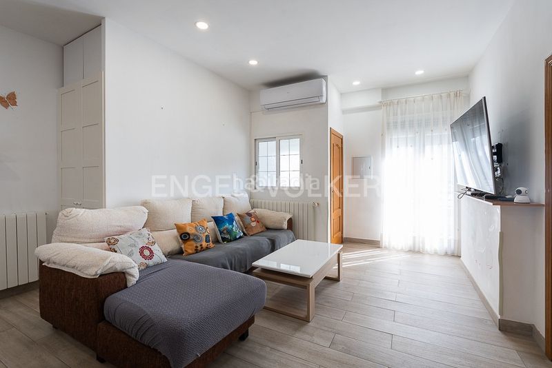 Foto 8576386f-d82c-46e4-a151-0e2c9d6e9f08. Casa amb calefacció a El Cabanyal-El Canyamelar Valencia