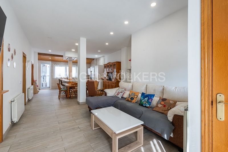 Foto 8b52e121-1c47-48d5-9b6c-a06014a47132. Casa amb calefacció a El Cabanyal-El Canyamelar Valencia