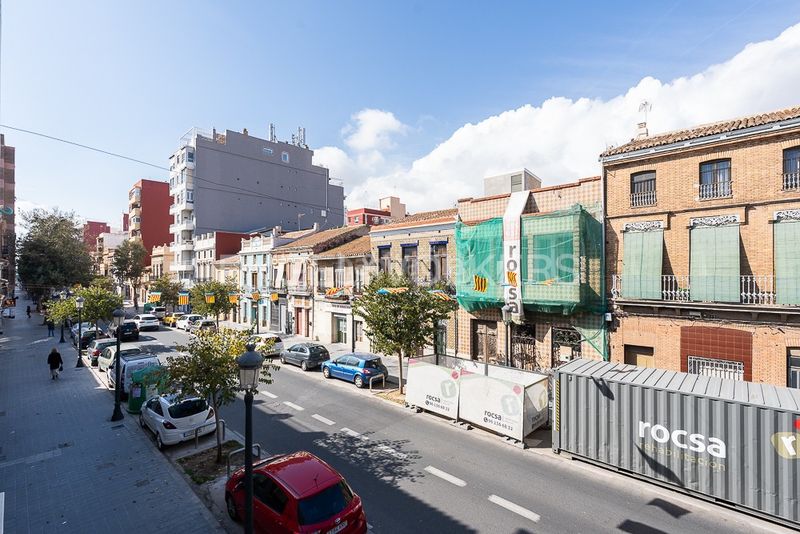 Foto 96581c67-b299-49f2-bb7c-498aa6fa18bc. Casa amb calefacció a El Cabanyal-El Canyamelar Valencia