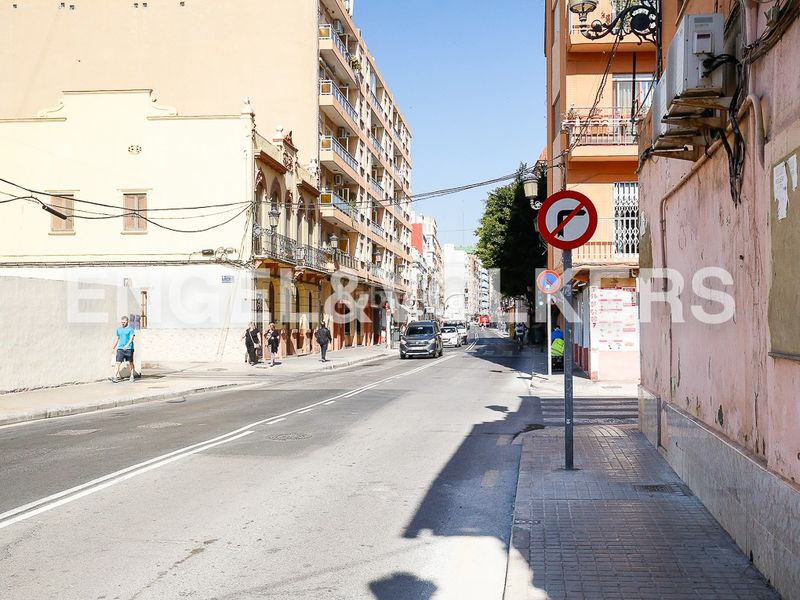 Foto 9e2f77d7-348b-41a8-a409-8756831163b2. Casa amb calefacció a El Cabanyal-El Canyamelar Valencia