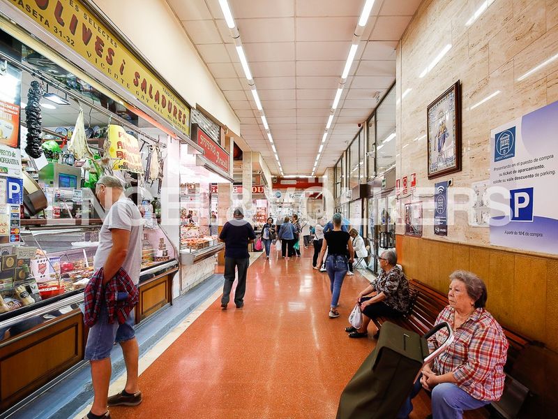 Foto a0c70ae0-46a3-4914-bc29-4ea0e2874f0a. Casa amb calefacció a El Cabanyal-El Canyamelar Valencia