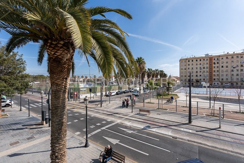 Foto c9373628-8b88-42e4-a72c-d7c9826f859a. Casa amb calefacció a El Cabanyal-El Canyamelar Valencia