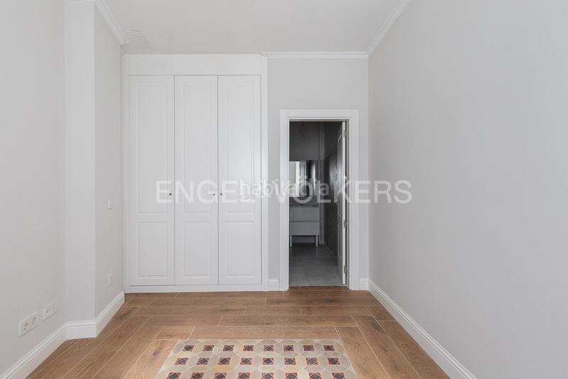 Foto 5440d61b-b829-40d3-b827-ada627de593e. Àtic amb calefacció a El Mercat Valencia