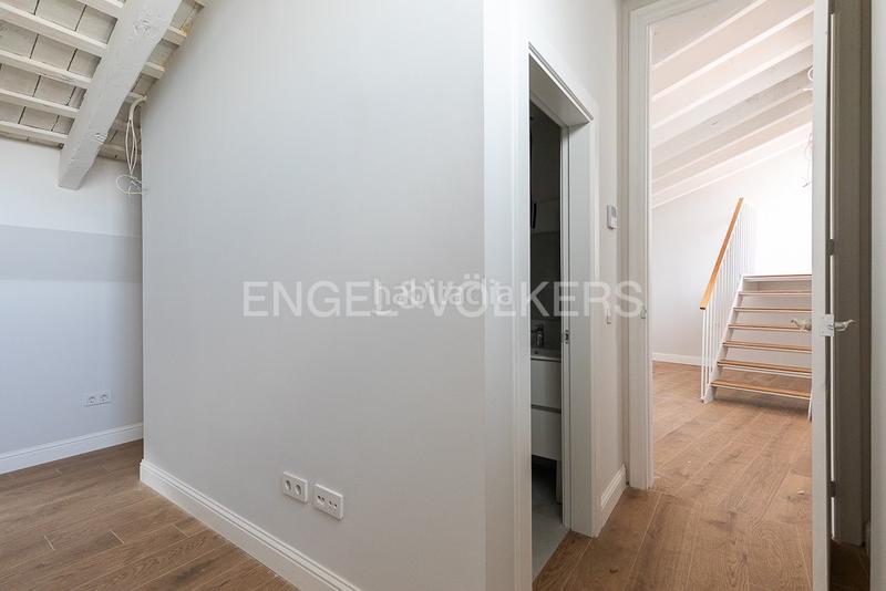 Foto 7e3e957e-1ce1-4070-b34e-aaebd7ec5485. Àtic amb calefacció a El Mercat Valencia