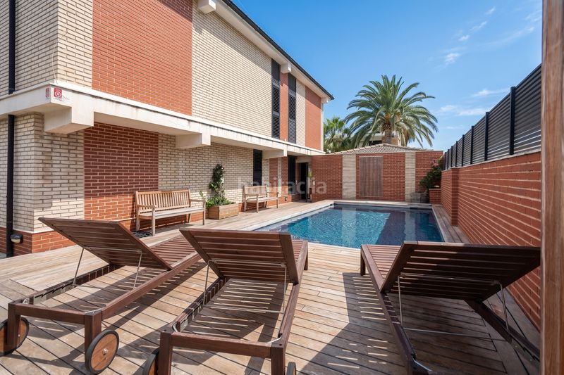 Foto 24b3a9a0-b24b-40d7-8e6d-3d289df1af06. Casa amb calefacció aparcament piscina a Corinto-Almardà Sagunt