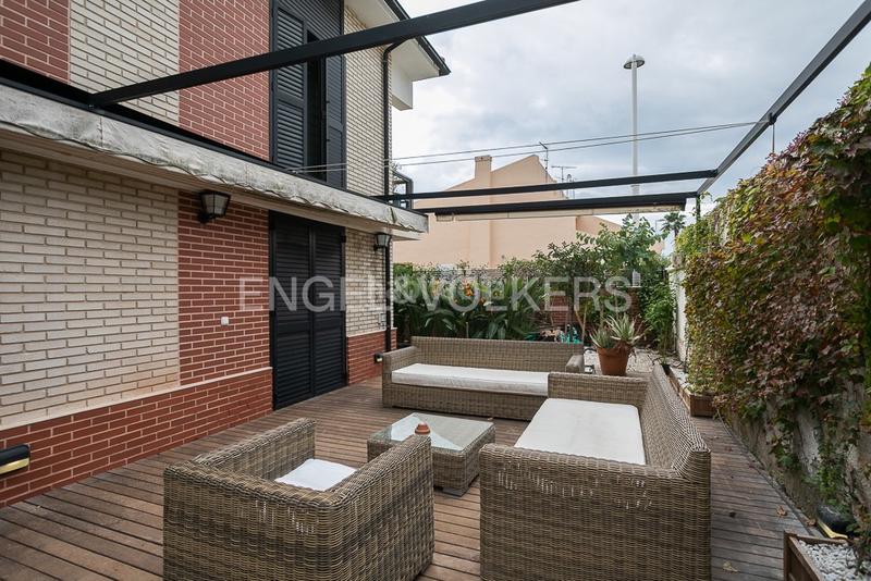 Foto 4c61021c-da6b-4149-a54d-d56b0bf91609. Maison avec chauffage parking piscine dans Corinto-Almardà Sagunt