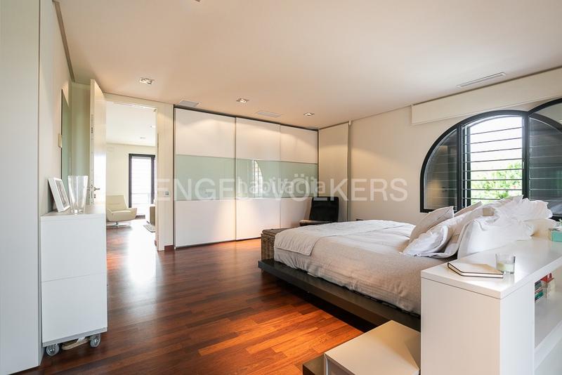 Foto c5137bed-68aa-43e7-a55a-1c58dc08f098. Maison avec chauffage parking piscine dans Corinto-Almardà Sagunt