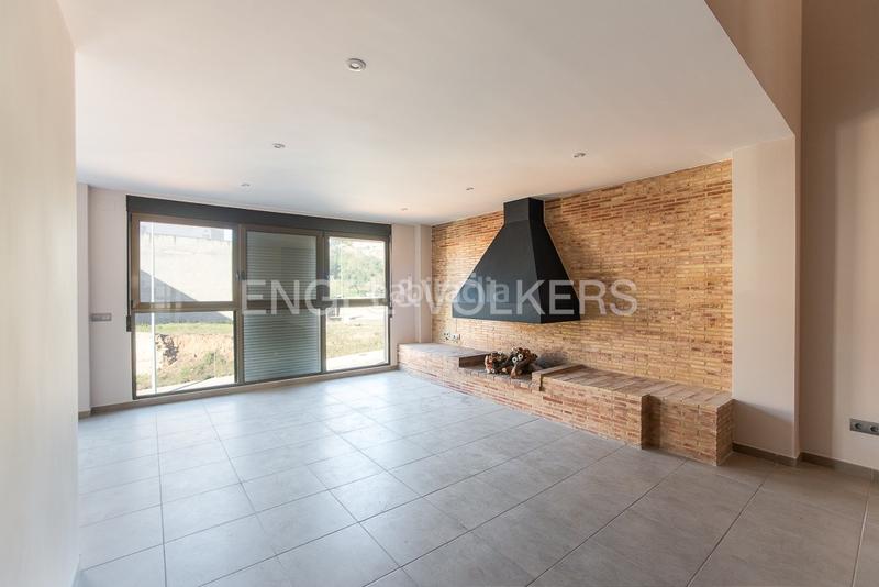 Foto 61f86663-493f-49d9-8aa5-e16d3a8c9110. House with heating parking in Onda