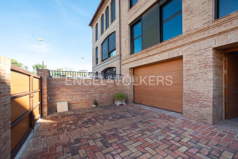 Foto 652fa172-1731-45bc-a2c8-149ccf776989. House with heating parking in Onda