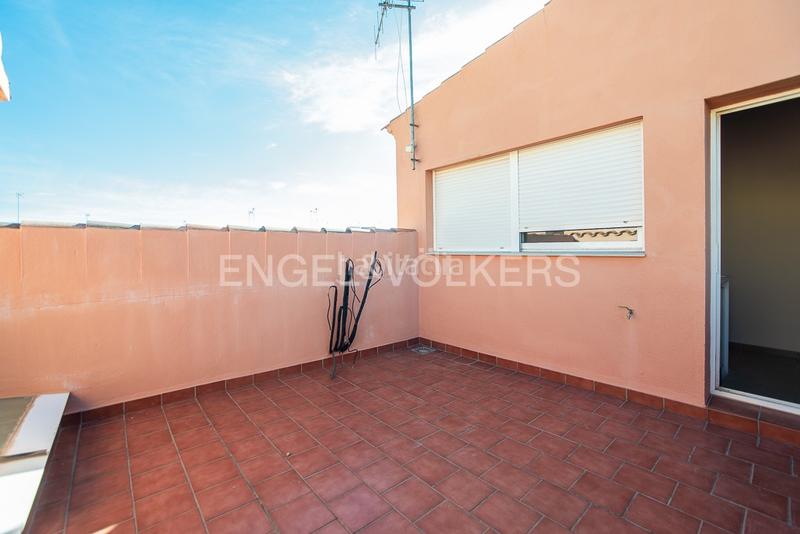 Foto bb115305-f25a-46be-9688-4499915dc229. House with heating parking in Onda