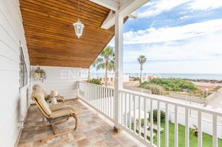 Casa  Carrer la plana baixa. Chalet independiente frente al mar