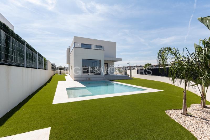 Foto 6cb38bd7-20dc-4b0a-b5e1-01c35a27b7c0. Casa moderna villa de lujo en torre en conill en Torre en Conill-Cumbres de San Antonio Bétera