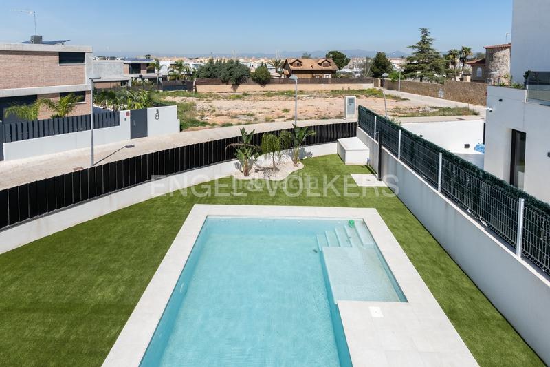Foto 736f89d1-52d2-46c7-b9fe-da8563ce12b1. Casa moderna villa de lujo en torre en conill en Torre en Conill-Cumbres de San Antonio Bétera