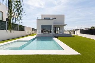Casa a Torre en Conill-Cumbres de San Antonio. Moderna villa de lujo en torre en conill