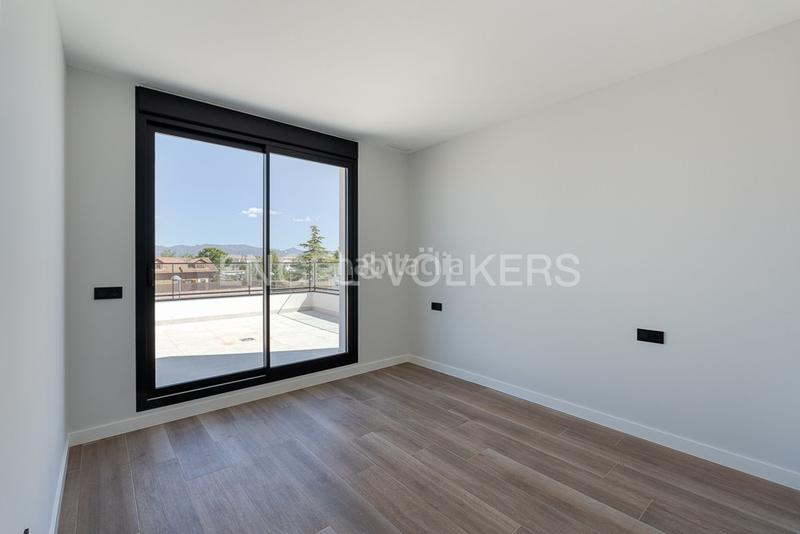 Foto b880f7cd-3941-464a-bb1f-cda96cd03897. Casa moderna villa de lujo en torre en conill en Torre en Conill-Cumbres de San Antonio Bétera