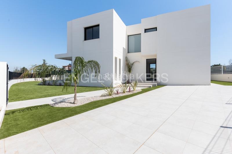 Foto fc31f3e2-b0e9-488f-8943-e4211bdfffc2. Casa moderna villa de lujo en torre en conill en Torre en Conill-Cumbres de San Antonio Bétera