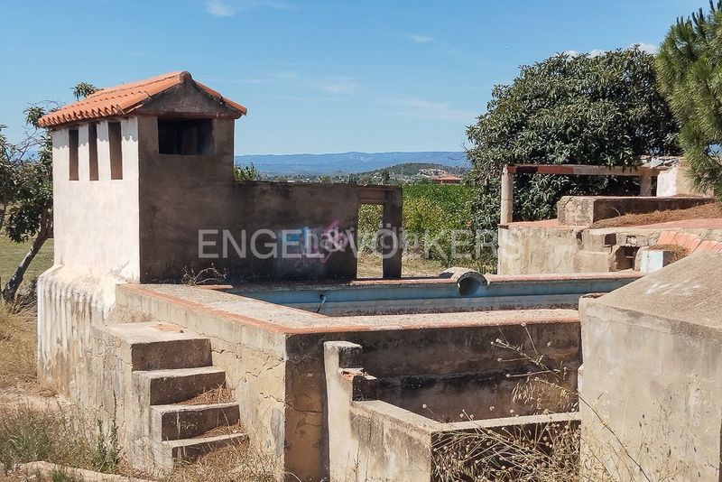 Foto a653ad27-95eb-47ba-83dd-f18673adee4c. Finca rústica a Casco Antiguo Llíria
