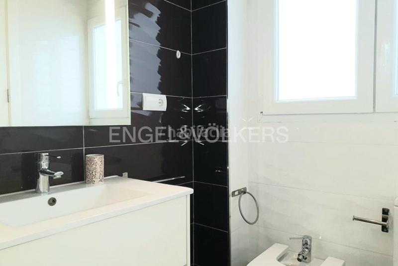 Foto 91df5b9e-a5c0-41a2-a0af-eae306c38eec. Apartament amb calefacció a Gran Via Valencia