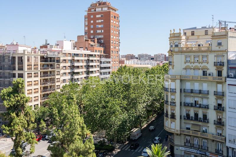 Foto f0554609-1f3d-420c-be94-245ad26ea434. Apartament amb calefacció a Gran Via Valencia