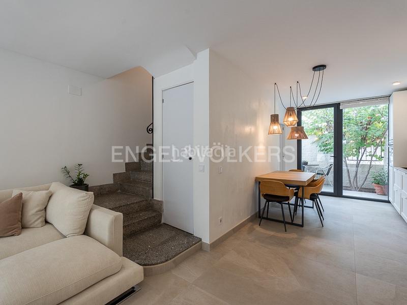 Foto 174658ad-4c6f-4013-b0a1-81dc0f537f75. Lloguer casa amb calefacció aparcament piscina a Valencia