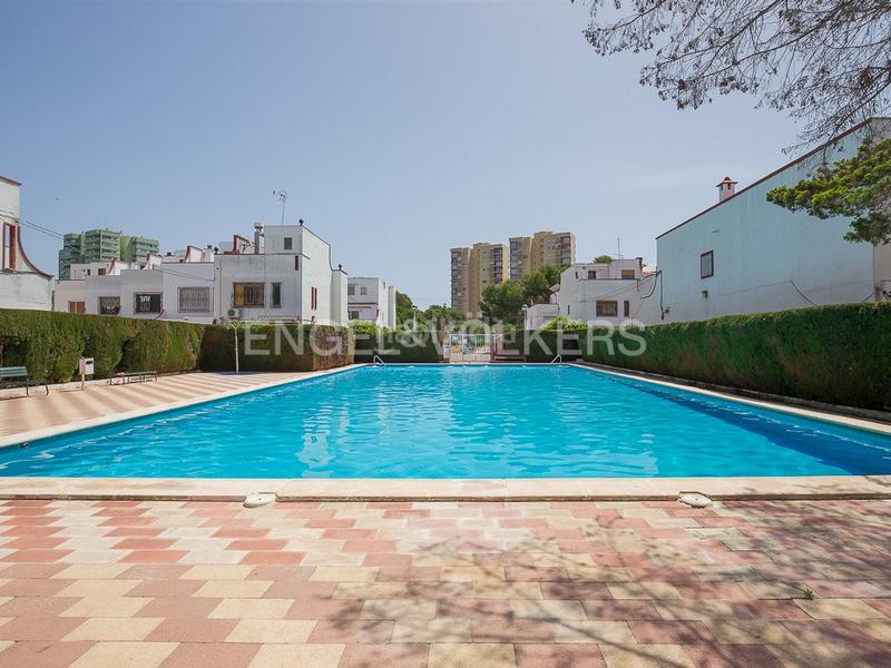 Foto a1b6ac01-00a8-4b46-8f41-1b93d21ba3e2. Lloguer casa amb calefacció aparcament piscina a Valencia