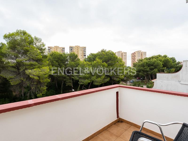 Foto eb6a90c0-4916-4ad5-bd73-83735ccc34bb. Lloguer casa amb calefacció aparcament piscina a Valencia