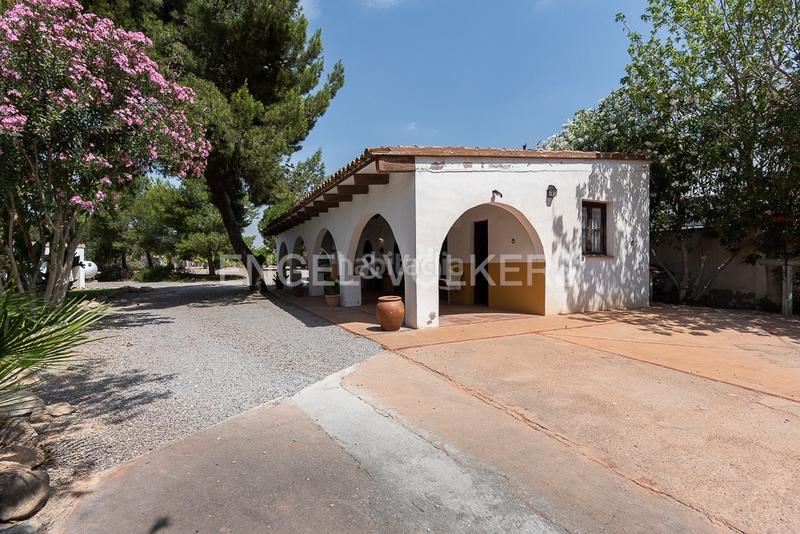 Foto 8c03fdf7-6153-41d8-b699-5dd13663f9a9. Casa maravillosa casa unifamiliar en san antonio de benageber en San Antonio de Benagéber